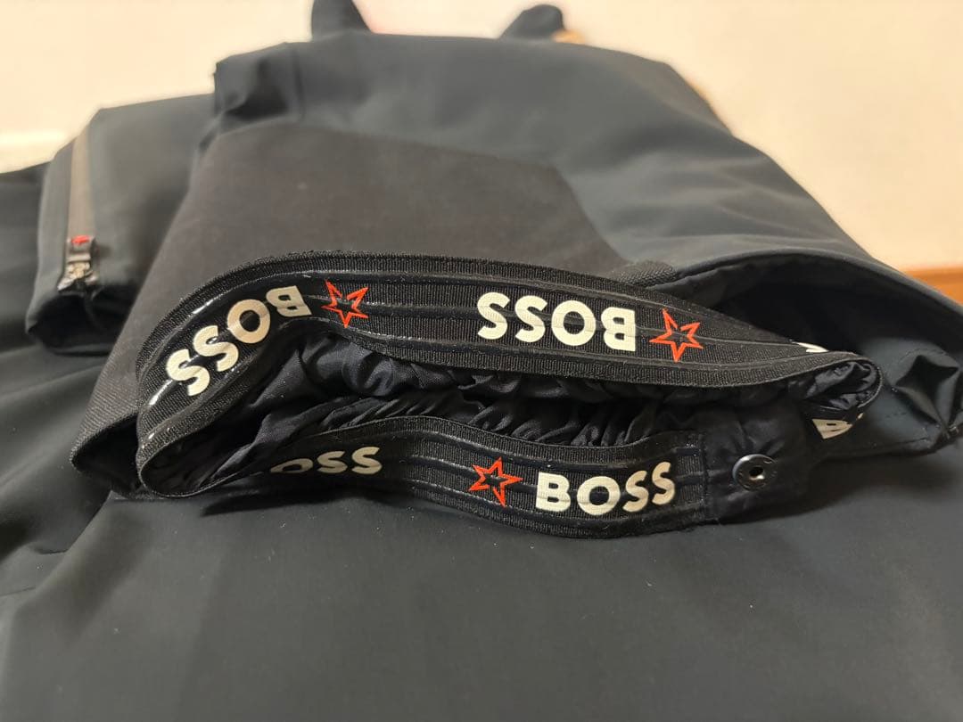 希少完売品BOSS PERFECT MOMENT Sサイズ 国内M 定価35万円