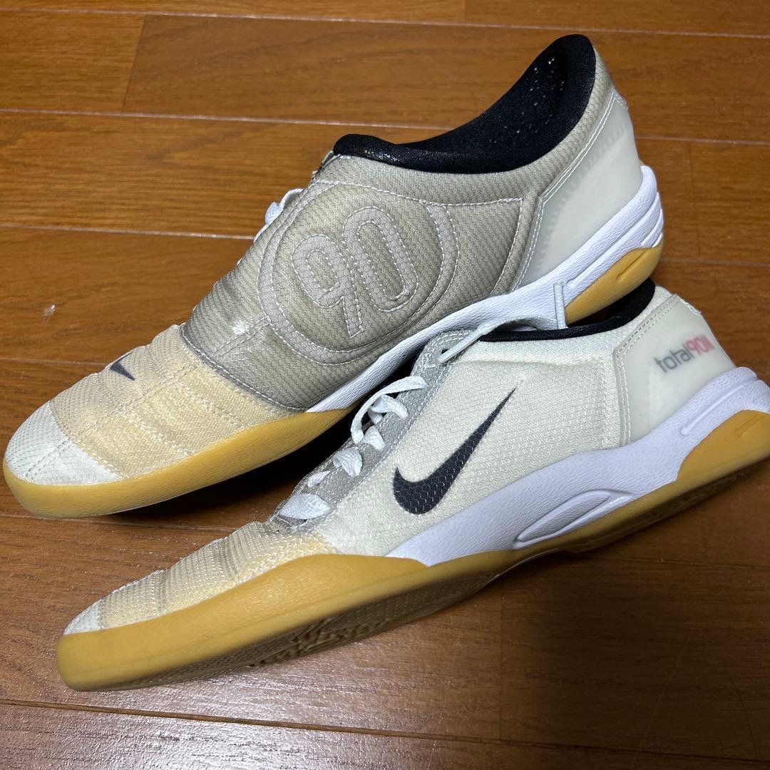 Nike T90 フットサルシューズ ホワイト/ベージュ