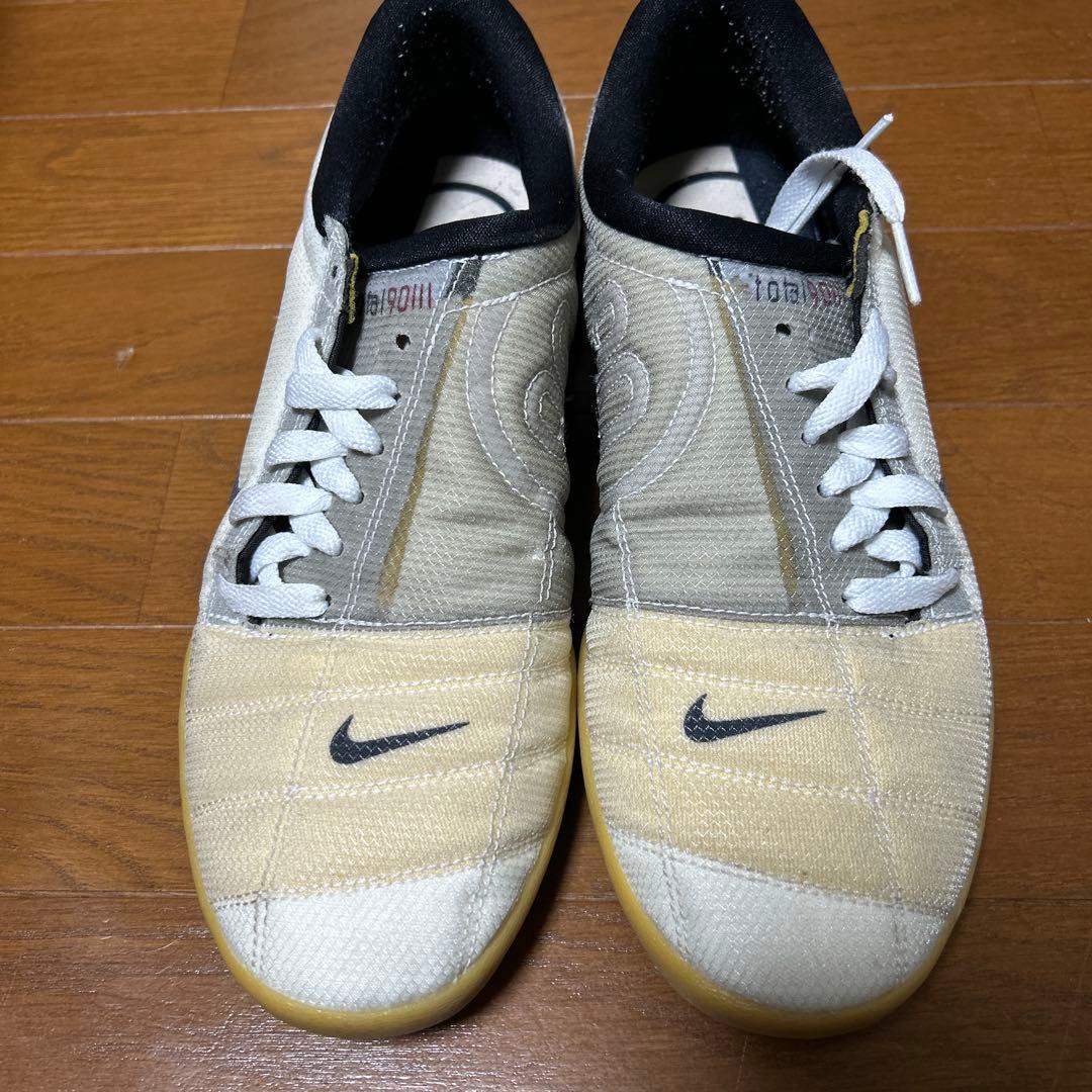Nike T90 フットサルシューズ ホワイト/ベージュ