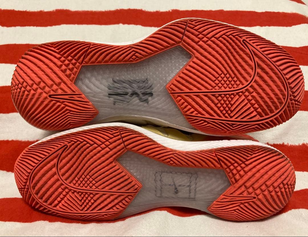 【NIKE】 Air Zoom Vapor X Kyrie 5