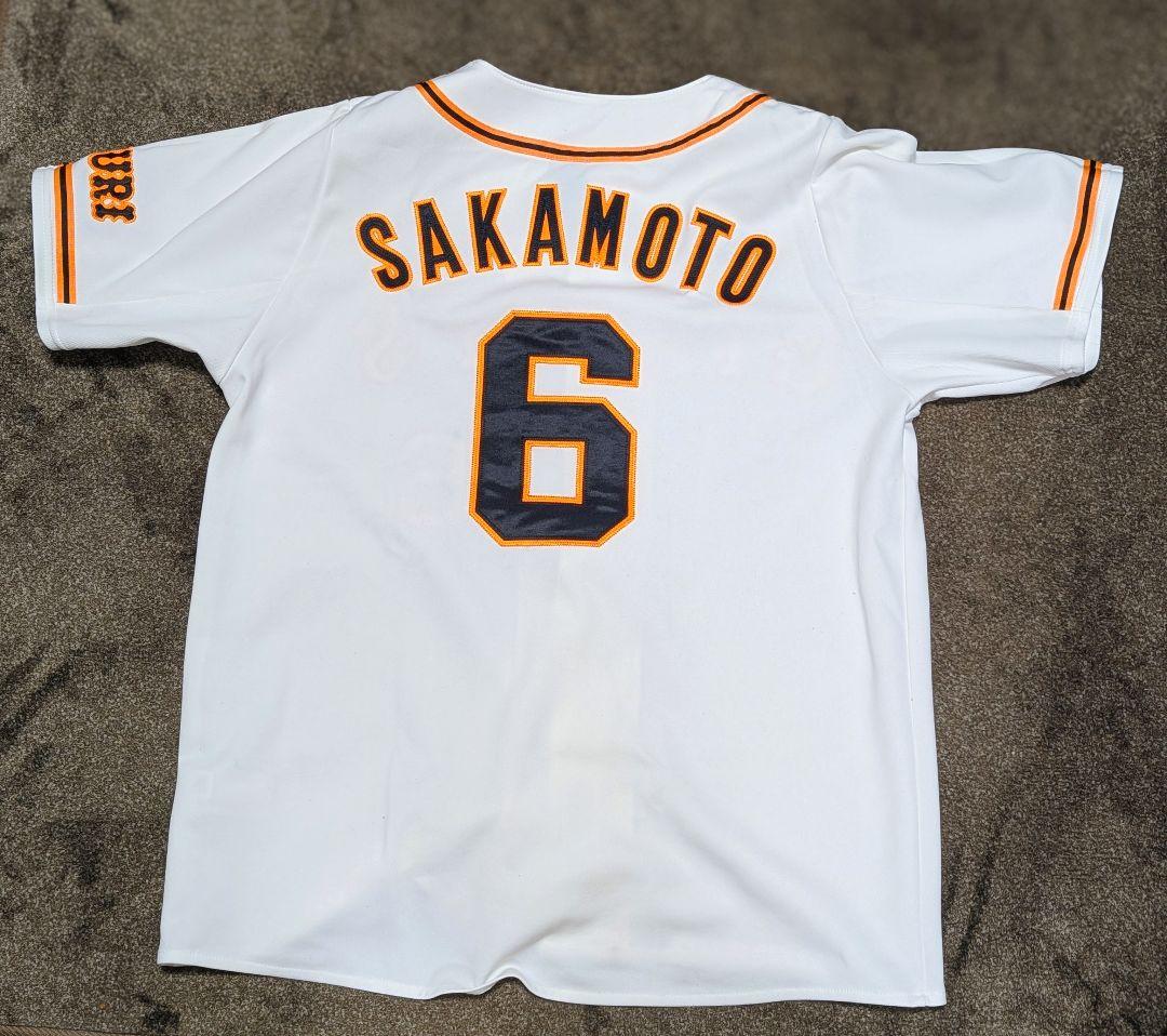 未使用　レプリカ　ジャイアンツユニフォーム　坂本勇人　　日本製　Lサイズ