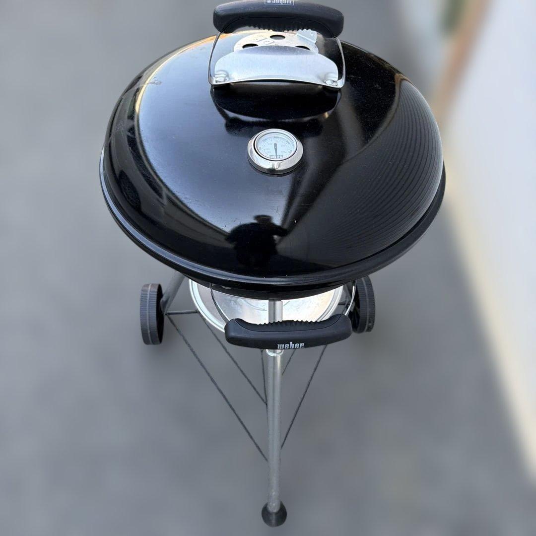 Weber 温度計付き 丸型BBQグリル キャスター付【A-262】