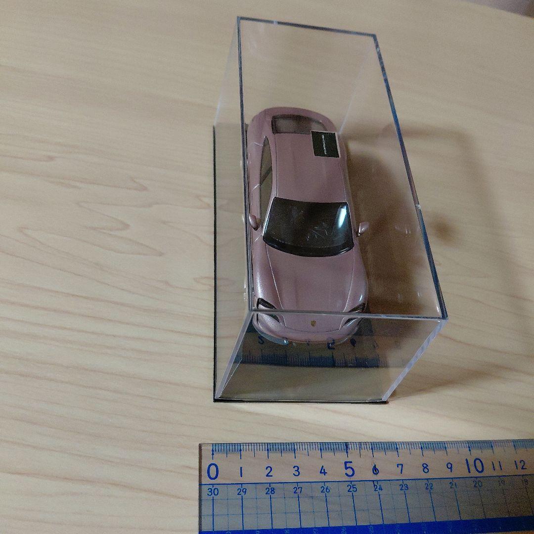 ピンク ポルシェミニカー タイカンターボS