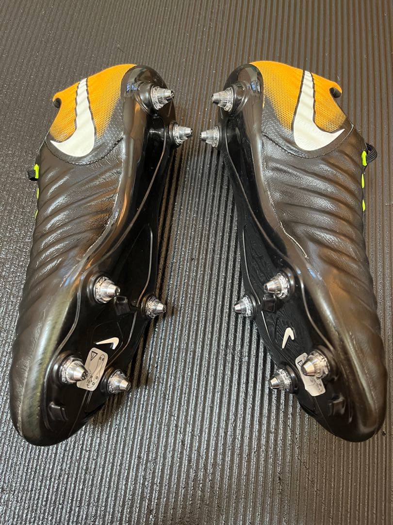 NIKE ティエンポ　27cm