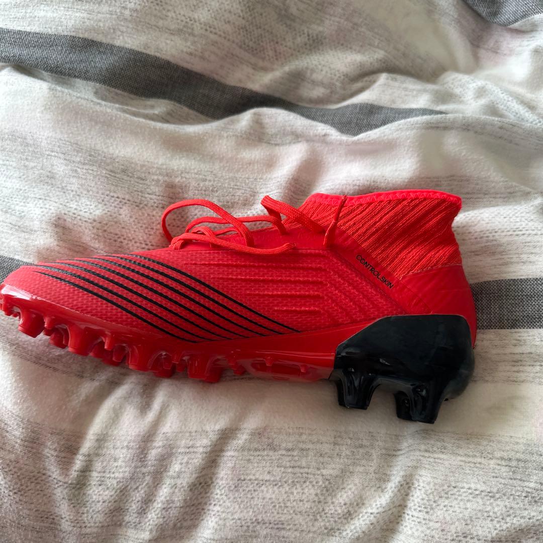 adidasプレデターサッカースパイク