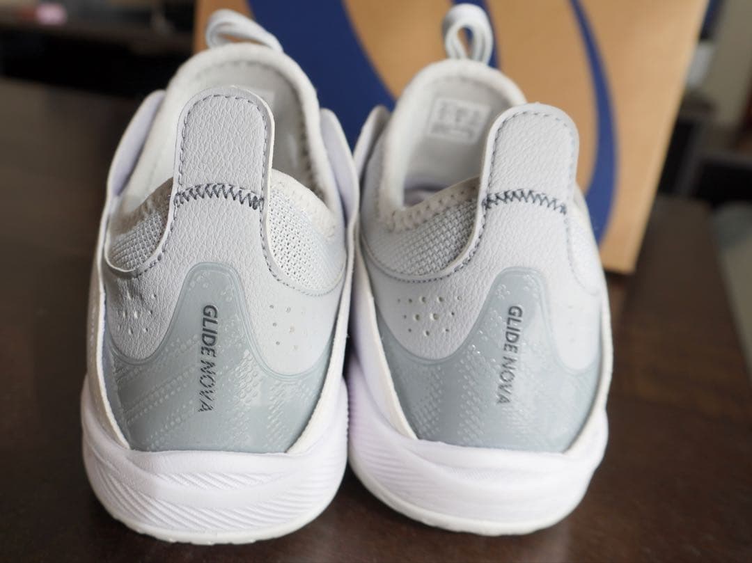 ASICS GLIDE NOVA ホワイト バスケットボールシューズ25.5cm