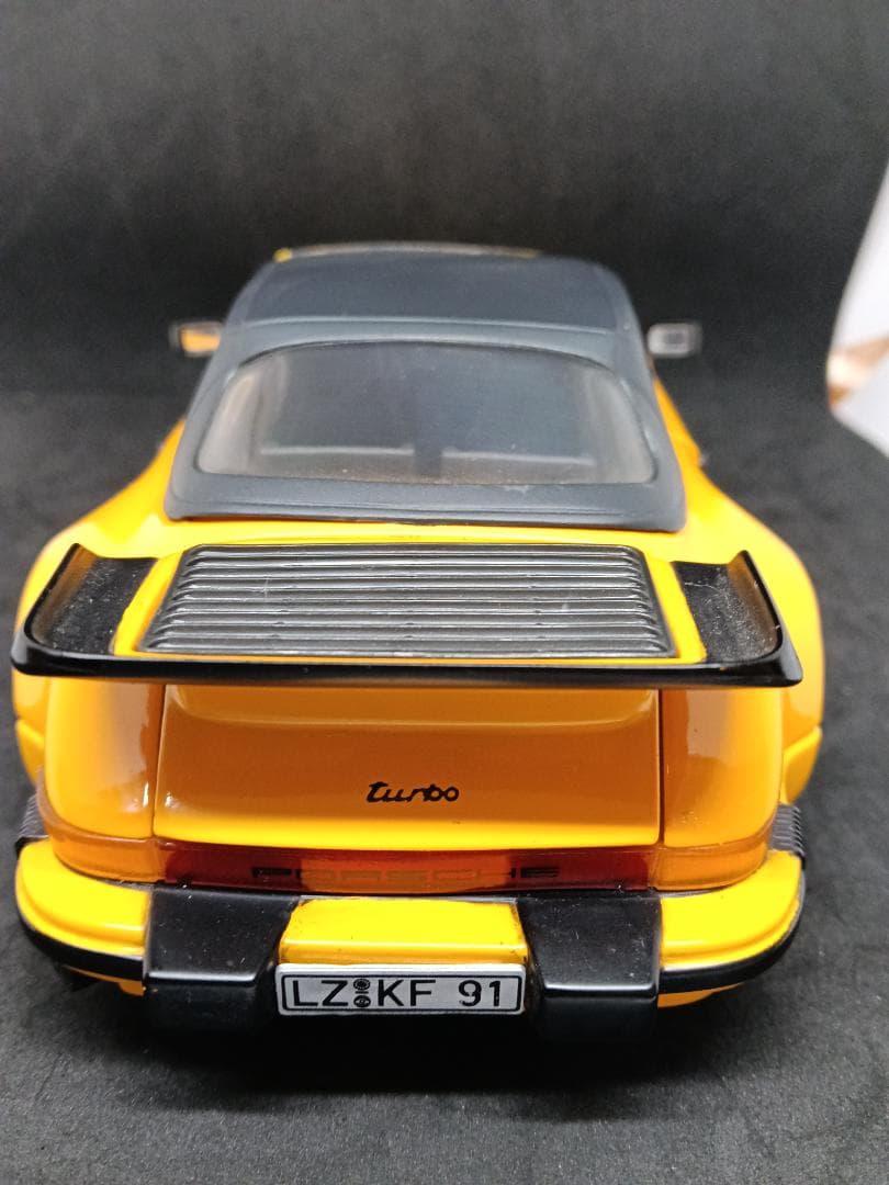 ポルシェ911ターボ　フラットノーズ　1/18