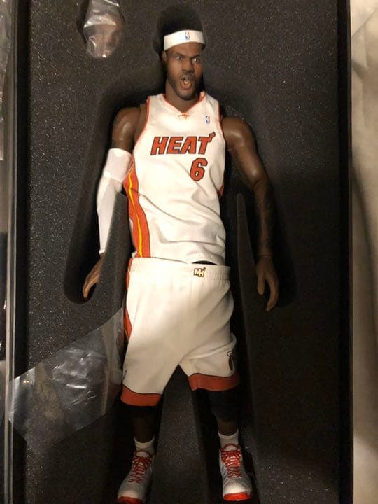 レブロンジェームズ フィギュア 1/6 エンターベイ nba  NBA