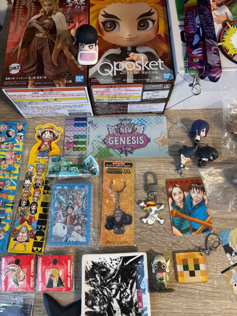 超豪華アニメグッズ大量まとめ売り ハンターハンター ジョジョ ポケモン 鬼滅 他