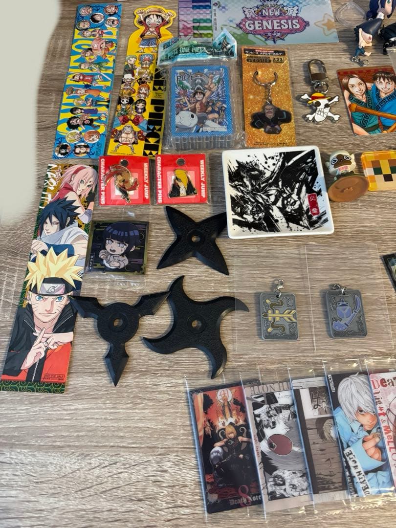 超豪華アニメグッズ大量まとめ売り ハンターハンター ジョジョ ポケモン 鬼滅 他