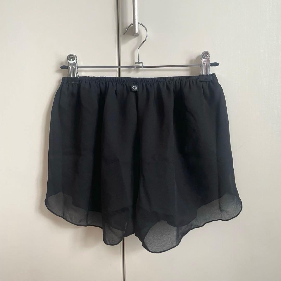 【美品】スカート風 バレエ ショートパンツ S 黒 お尻が隠れる 希少
