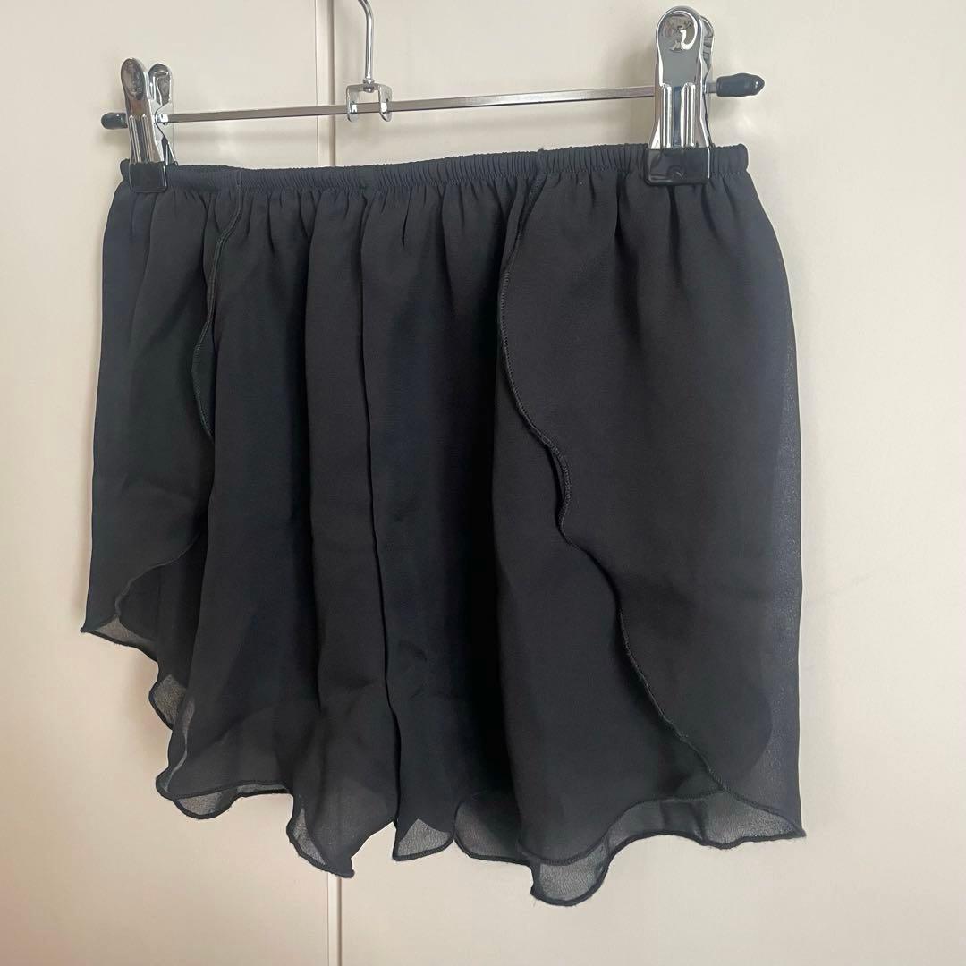 【美品】スカート風 バレエ ショートパンツ S 黒 お尻が隠れる 希少