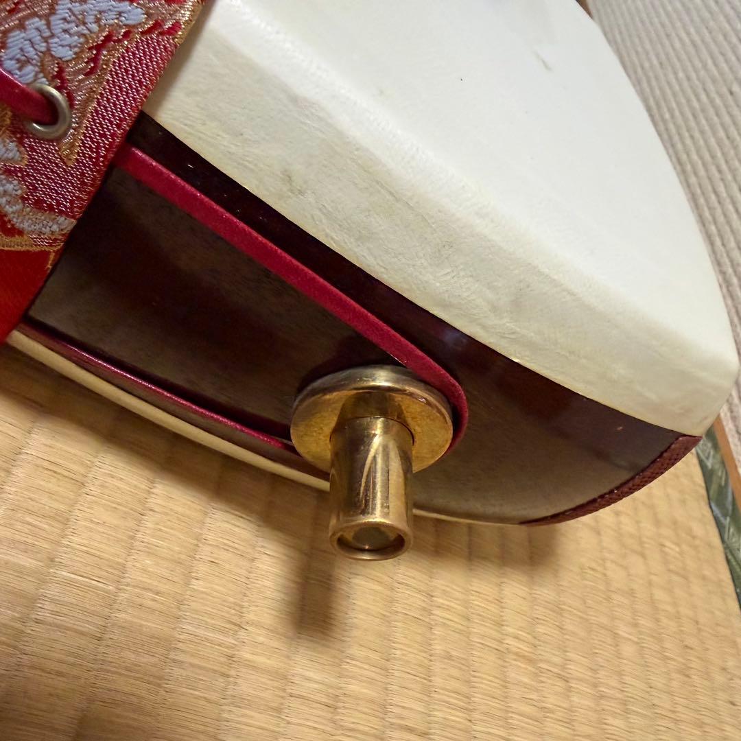 美品　津軽三味線　紅木 東さわり付 棹2.9mm 犬皮 三分割 竜胆金具　ケース