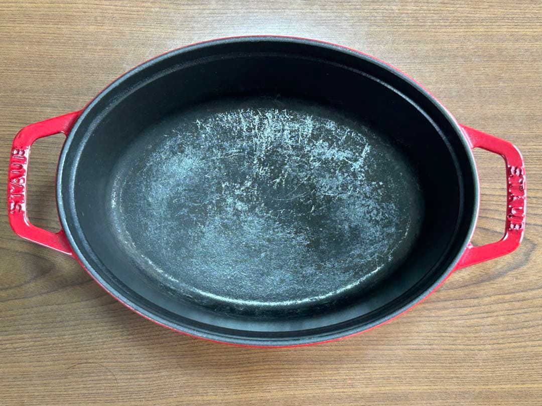 ストウブ　オーバル　赤　23センチ