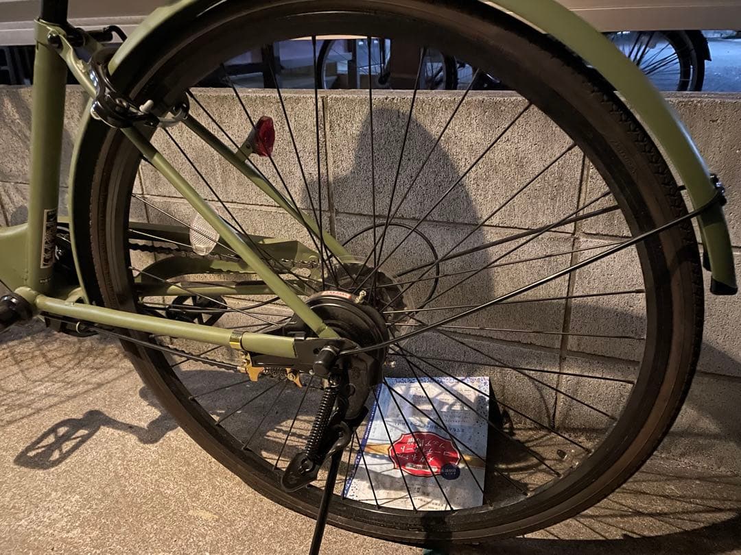 オリーブグリーン シティサイクル 26インチ　カバー付き