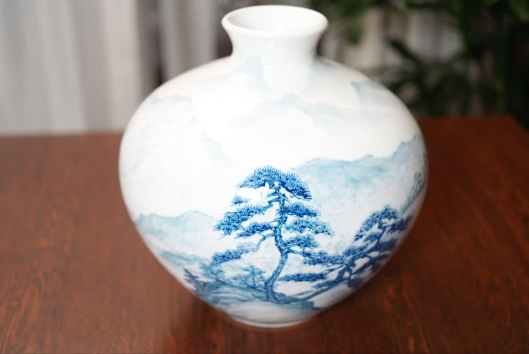 藤井錦彩　有田焼　花瓶　美術　アート　工芸　ろくろ　伝統工芸　錦彩　山水　染付