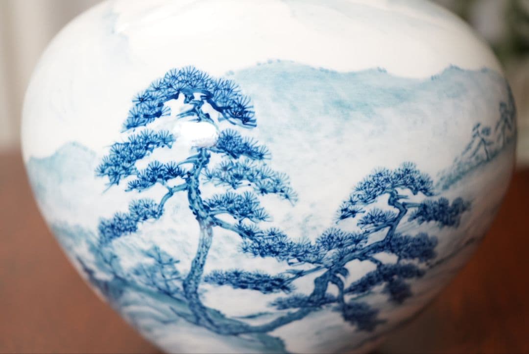藤井錦彩　有田焼　花瓶　美術　アート　工芸　ろくろ　伝統工芸　錦彩　山水　染付