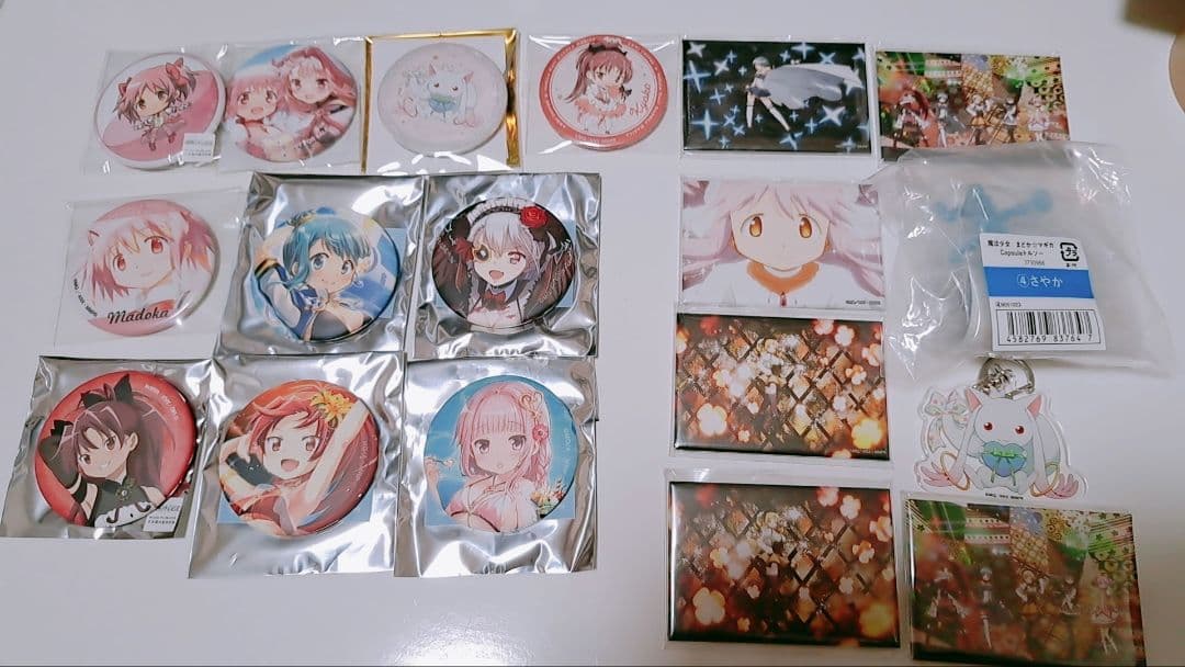 まどマギ まとめ売りセット売り 魔法少女まどか☆マギカ 色紙 缶バッジ等