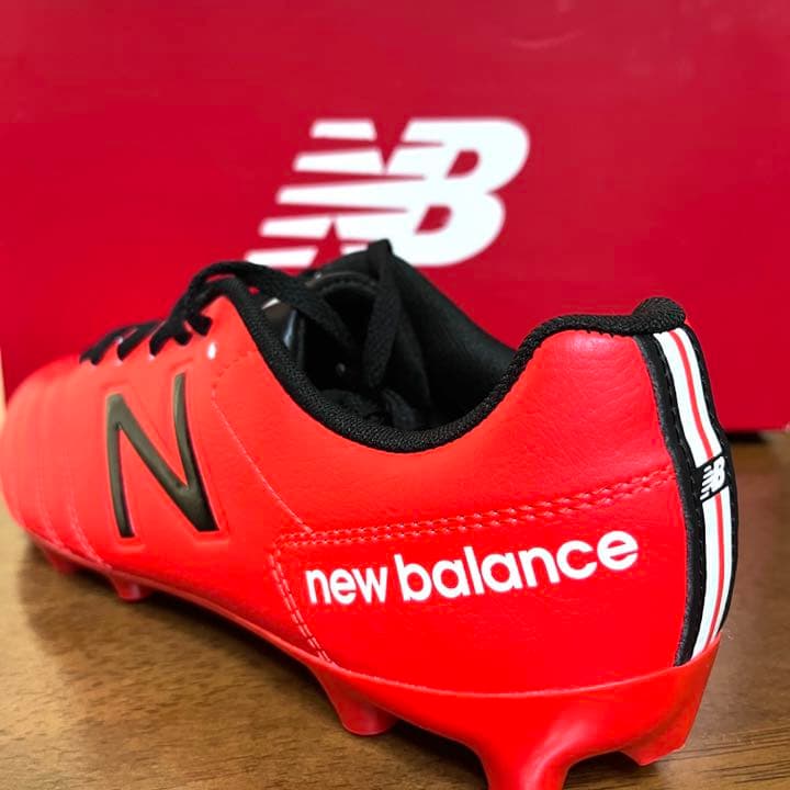 サッカースパイク new balance