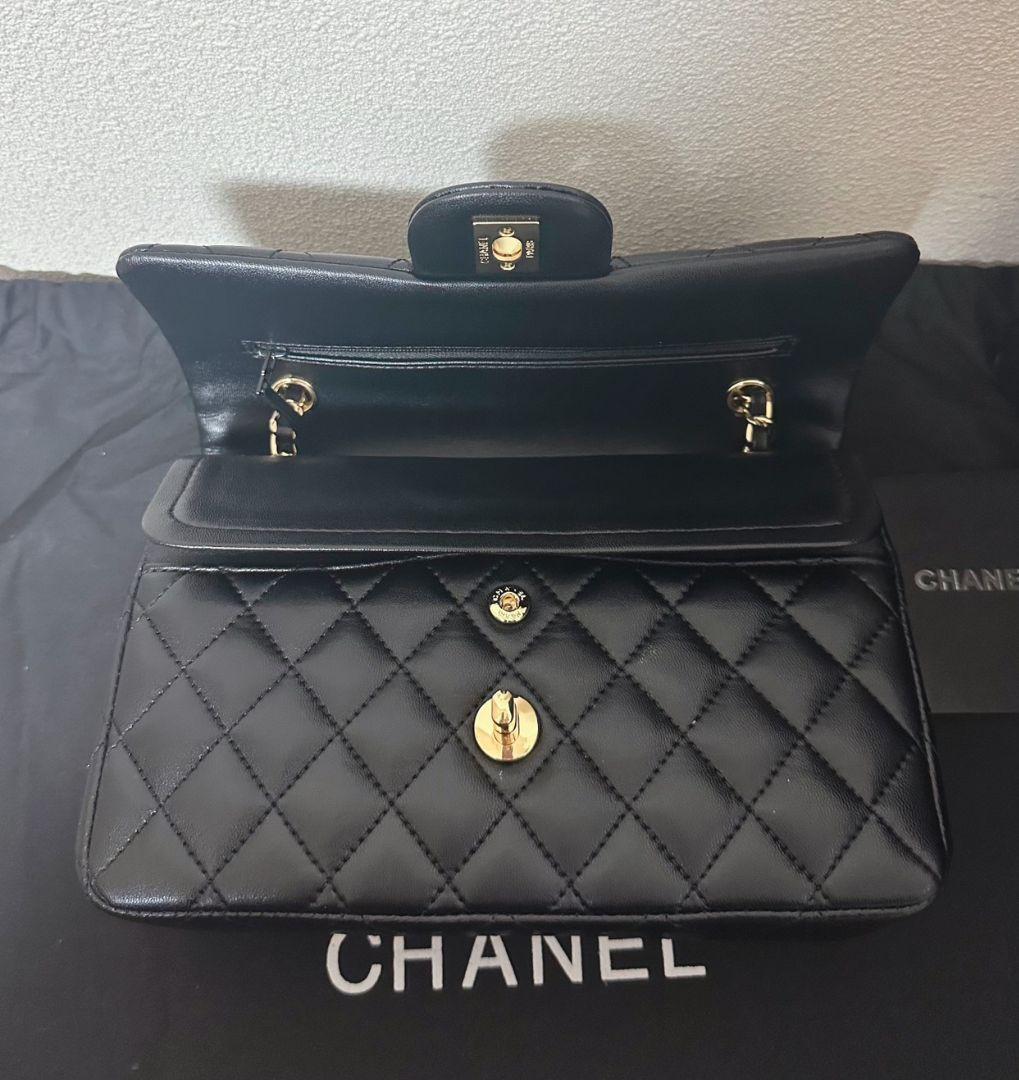CHANEL ノベルティラムスキンレザーブラック ショルダーバッグブラック