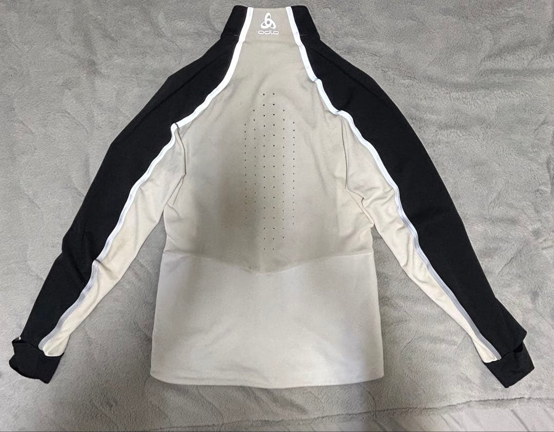 ODLO(オドロ) オーバージャージ