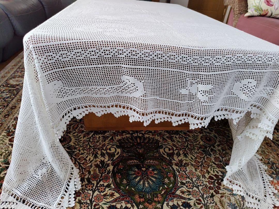 白い花柄レーステーブルカバー ハンドメイド　ビンテージ