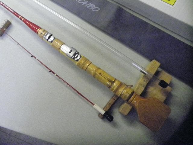 (1101-1)手作り（布袋竹）カセ・筏竿(145cm)朱色の筏竿）【太田工房】