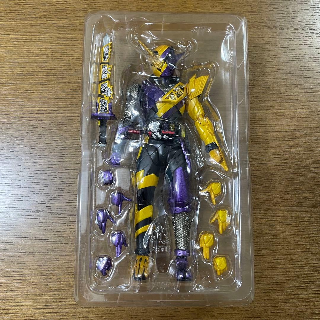 【美品】S.H.Figuarts 仮面ライダー ビルド ニンニンコミックフォーム