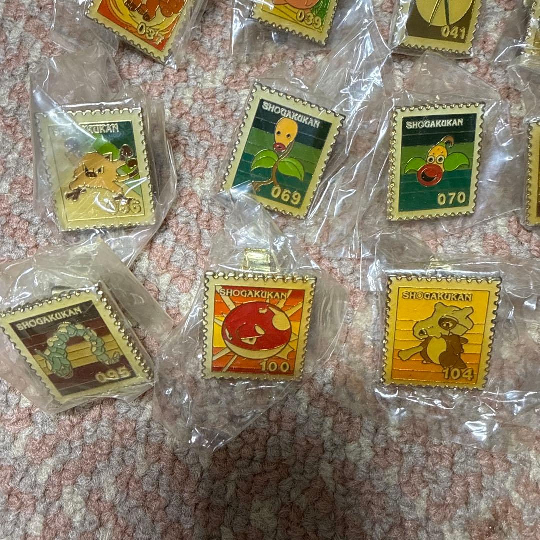 レトロ 未開封 50個セット ポケモン スタンプバッジ 切手型 ピンズ バッジ