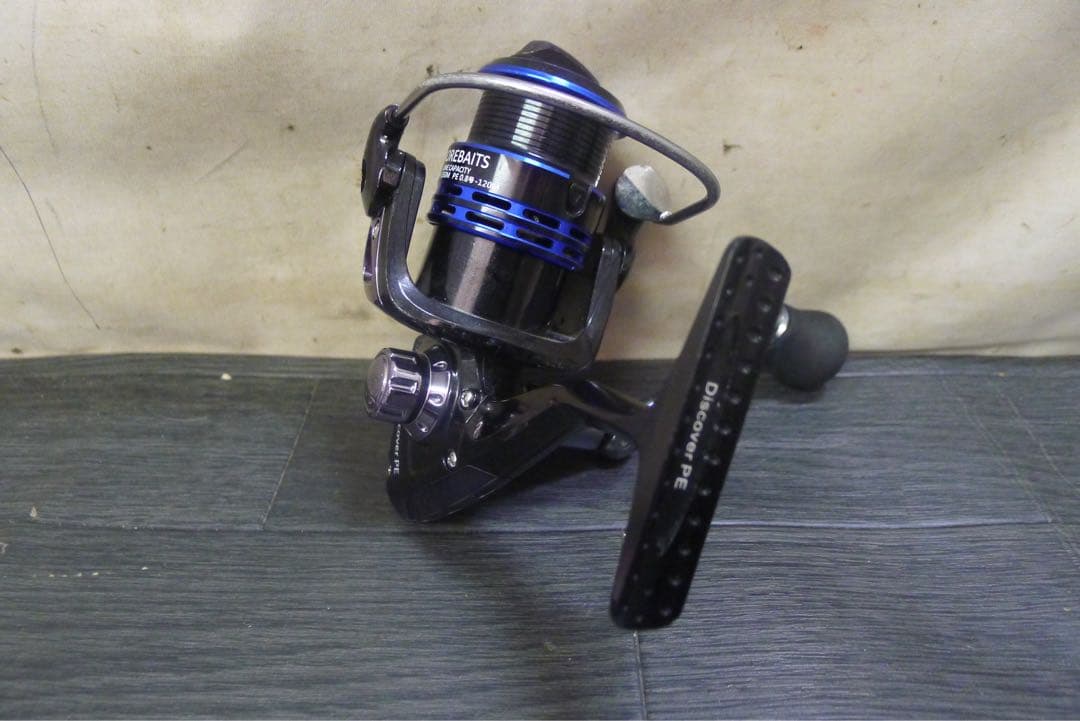 モアベイツ　スピニングリール　ディスカバー　PE2500S
