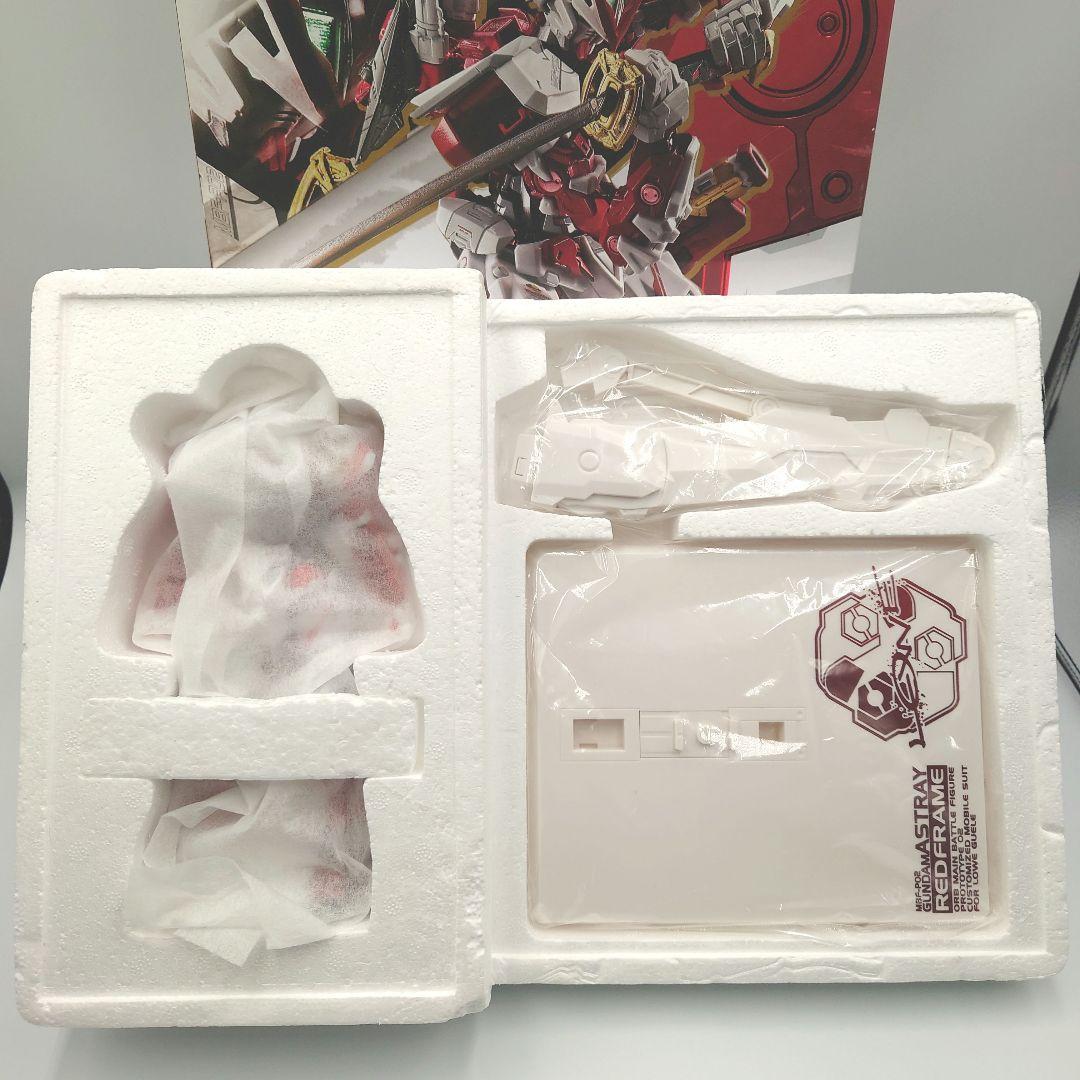 メタルビルド アストレイ レッドフレーム & フライトユニット