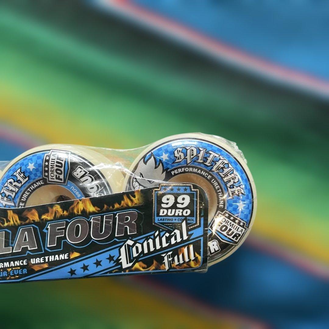 Spitfire フォーマル4コニカルフル56mm99aウィール定価¥9680