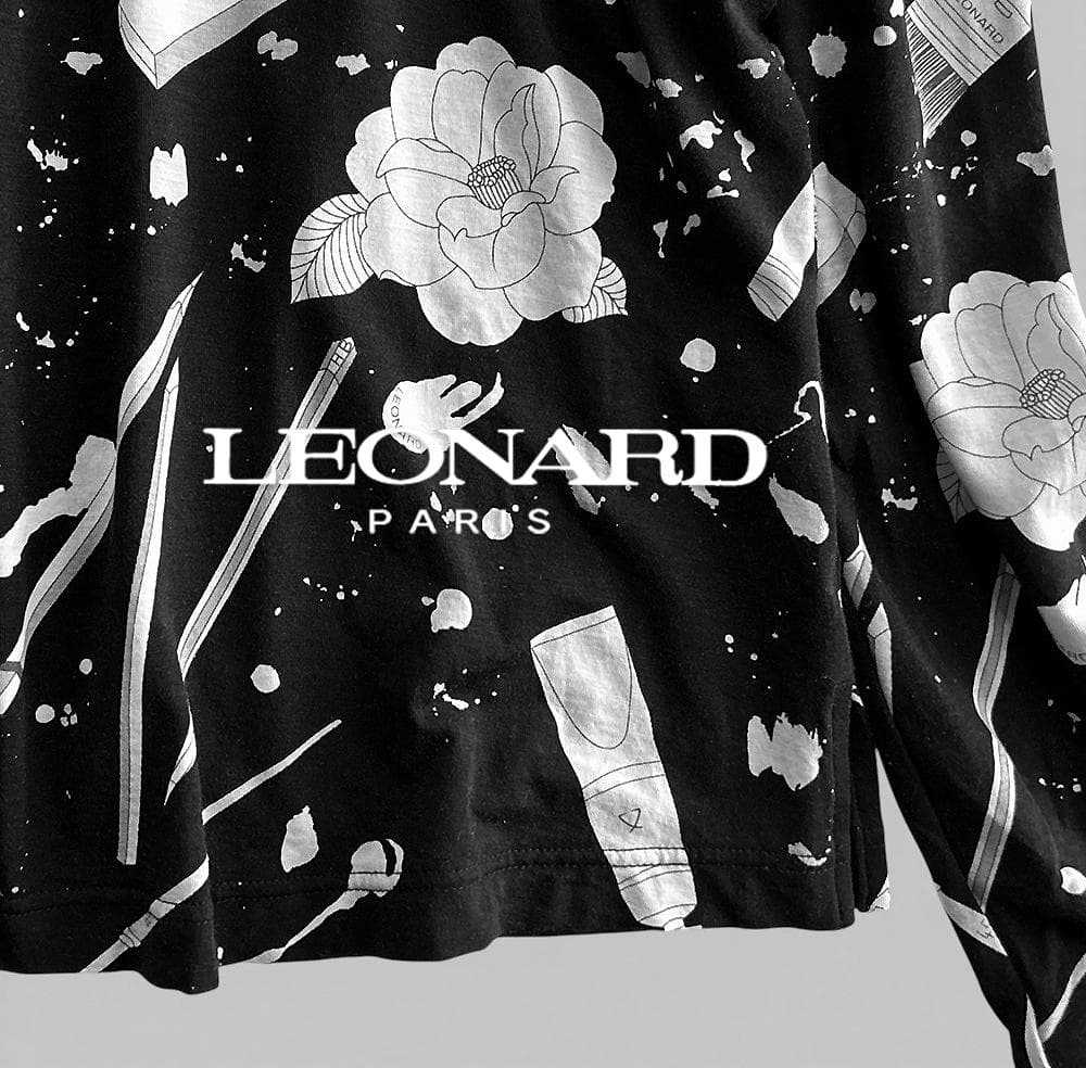 極美品レオナールスポーツゴルフ ストレッチとろみハイネック総柄プリントシャツ黒L