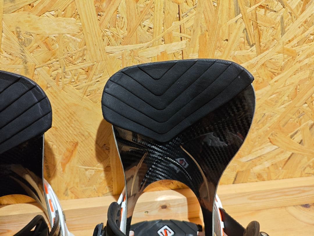 Salomon Quantumカーボン製スノーボード ビンディング M