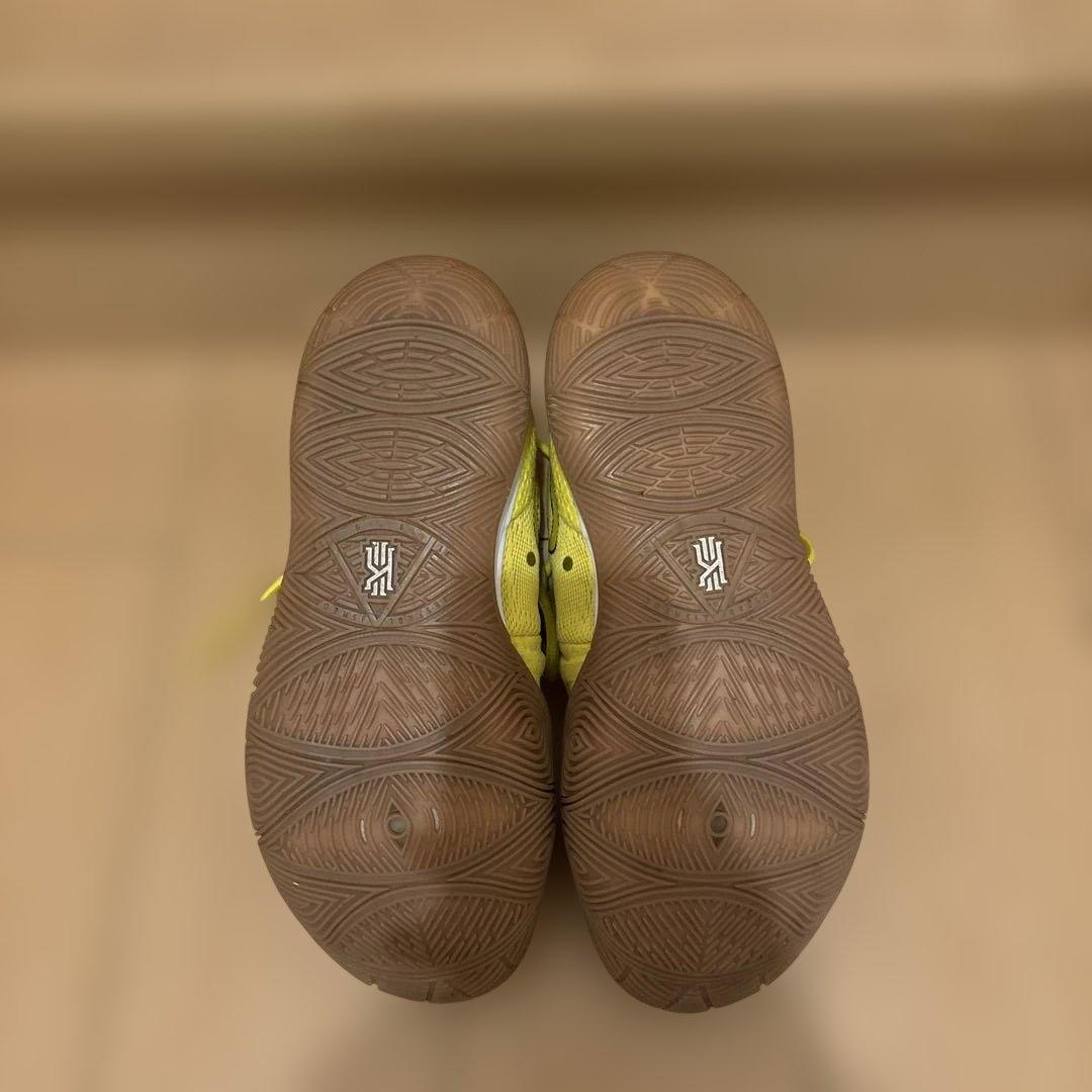 Nike カイリー5 スポンジボブ