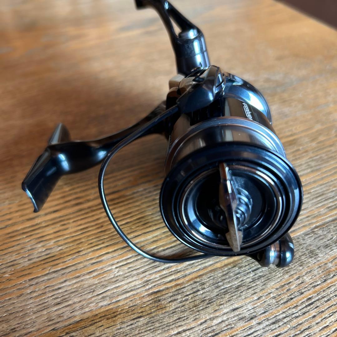 SHIMANO 19 Vanquish C2000SSS スピニングリール