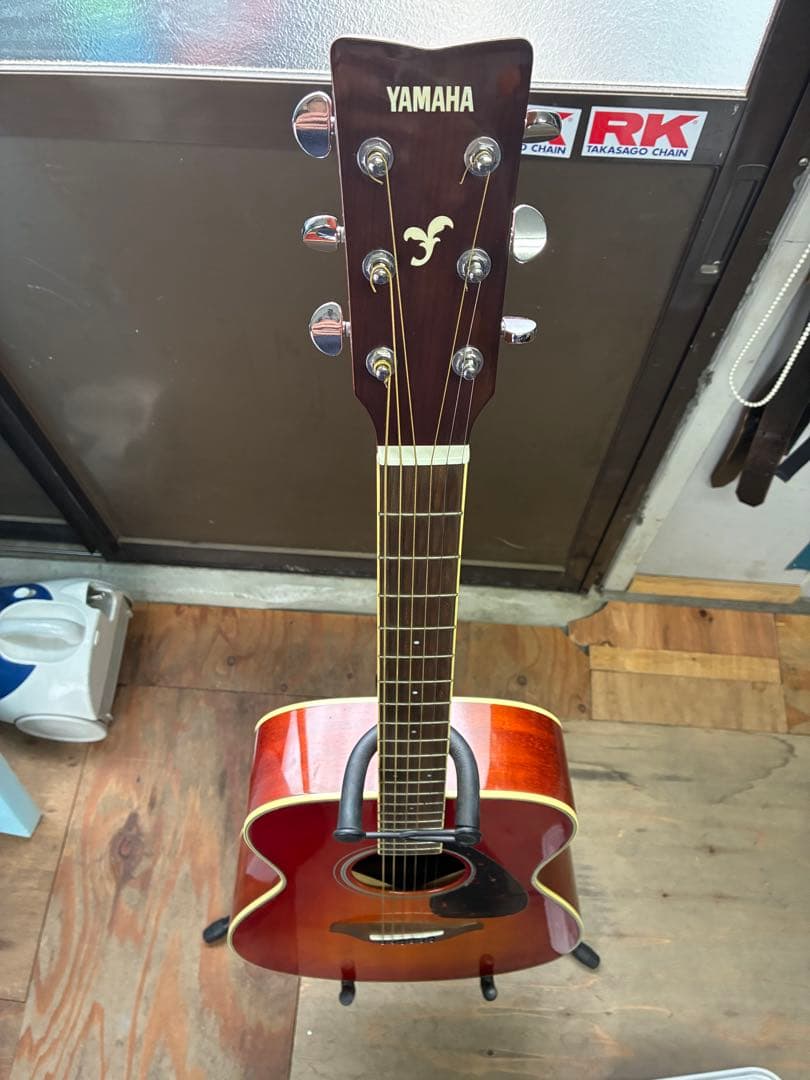 Yamaha FS 820 アコースティックギター レッド