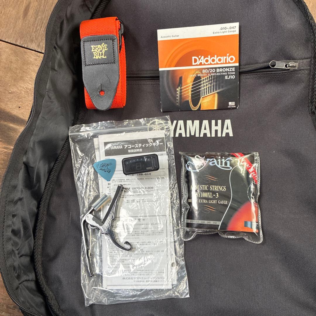 Yamaha FS 820 アコースティックギター レッド