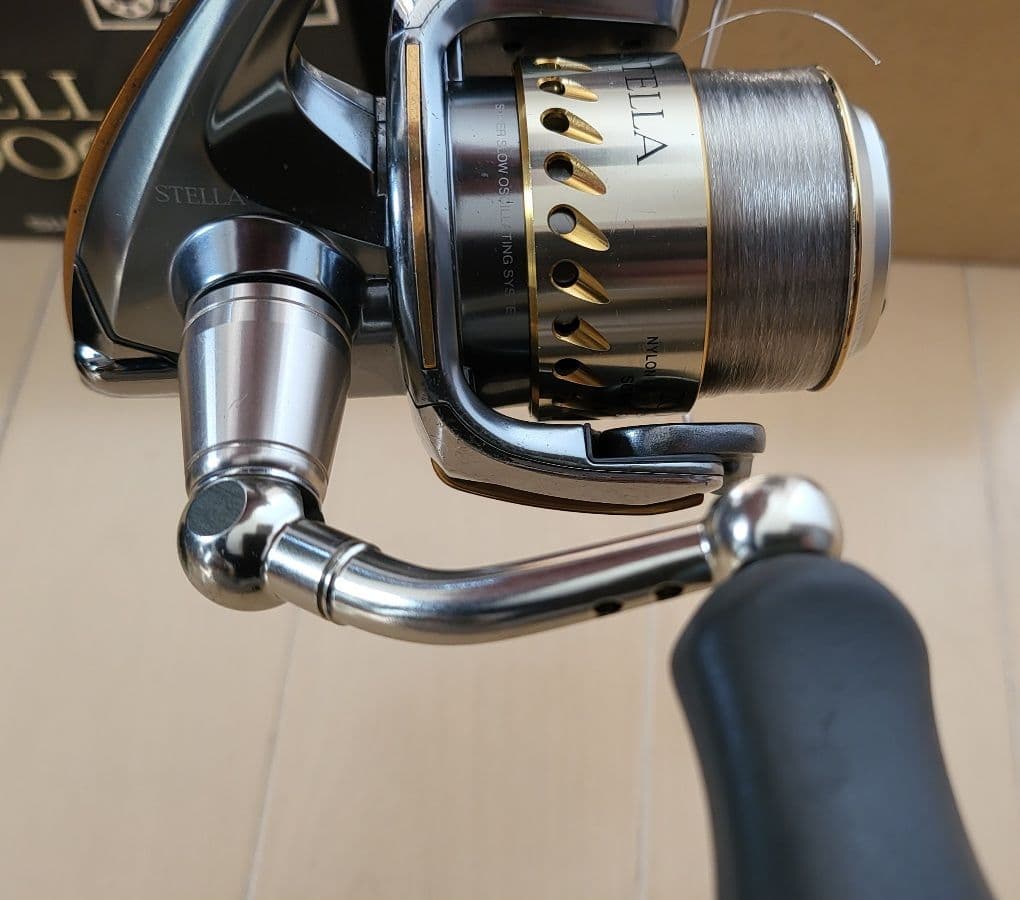 シマノ 04 ステラ 2000S スピニングリール　美品