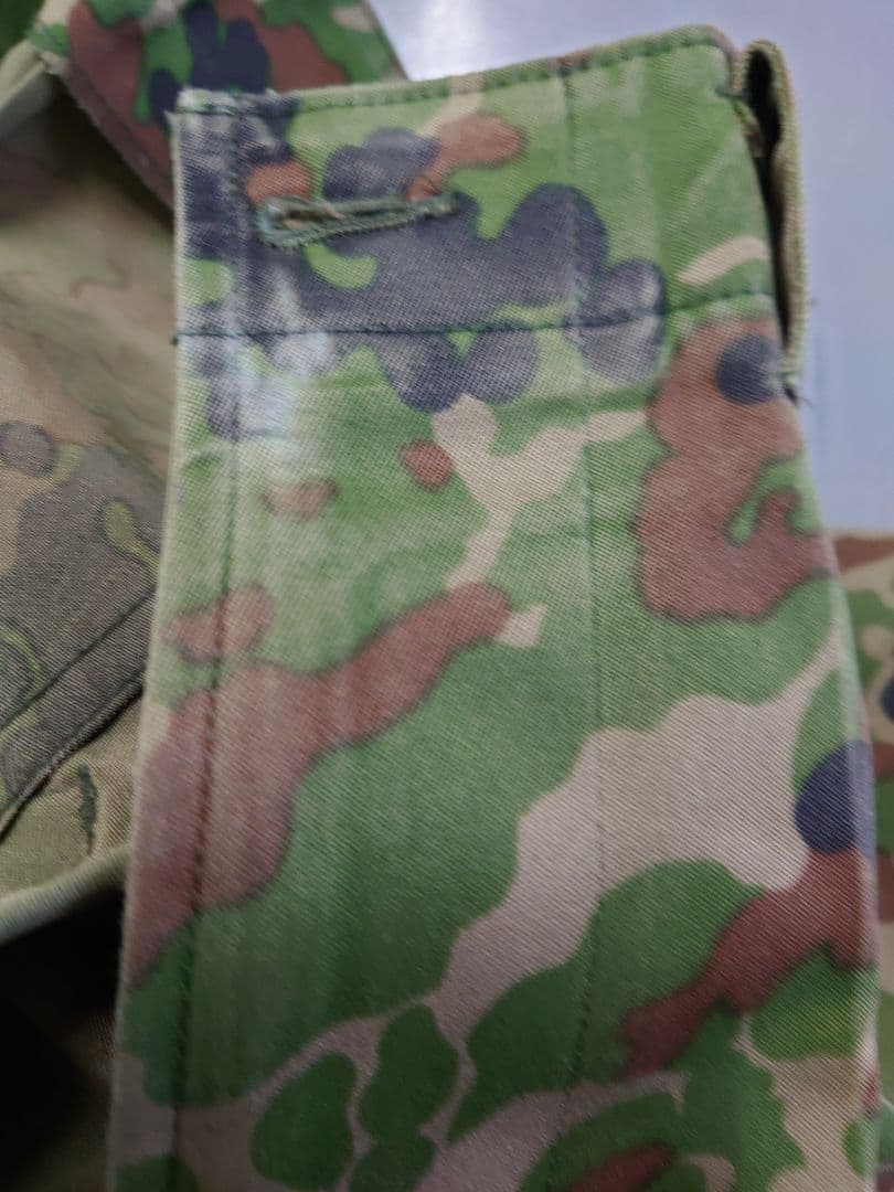 迷彩 戦闘服 上着とズボンのセット