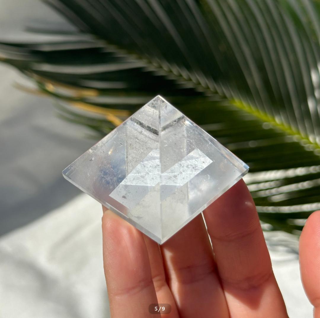 【レムリアン水晶】 ピラミッド シェイプ D ブラジル産