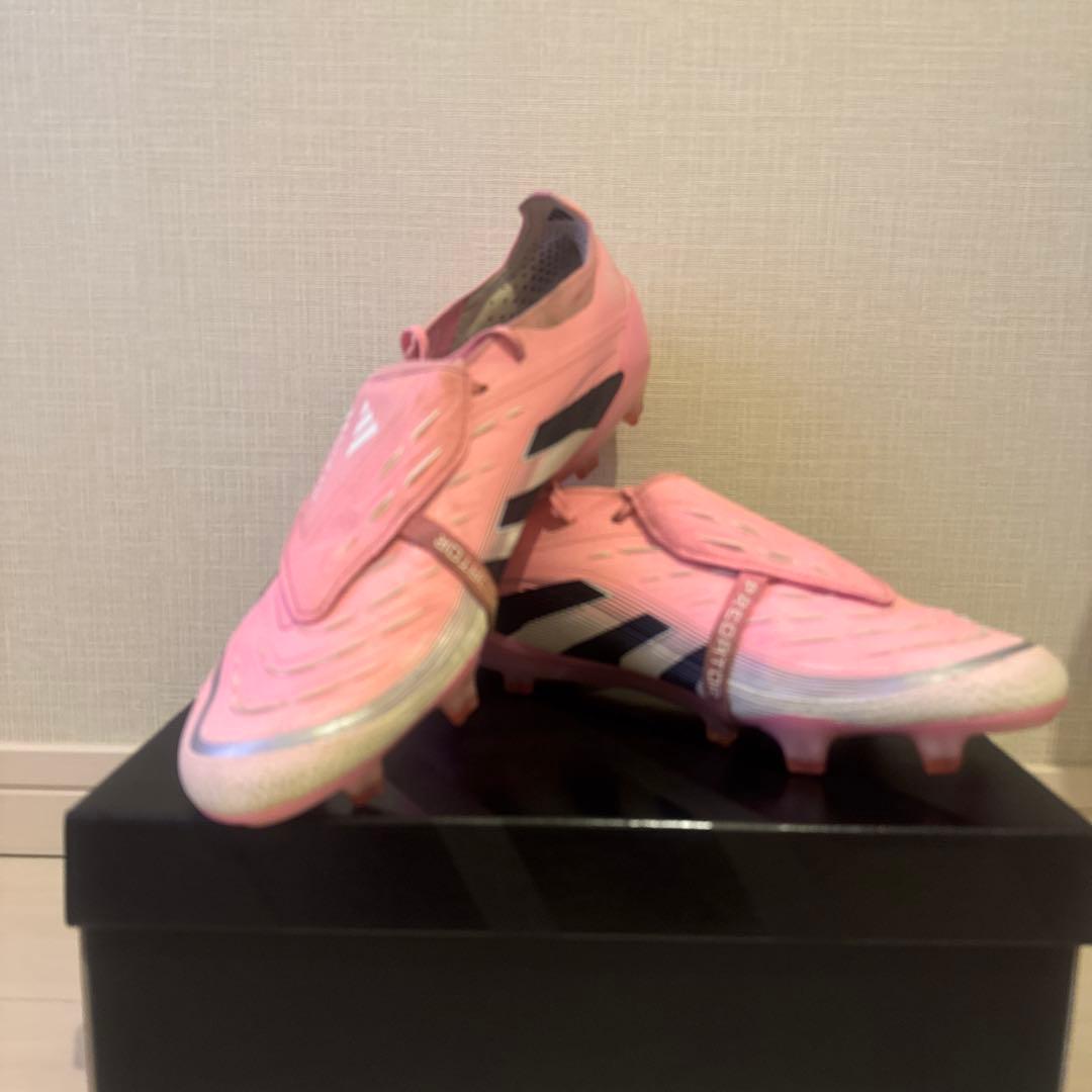 スパイク　サッカー　ベロ付き　ピンク　プレデター