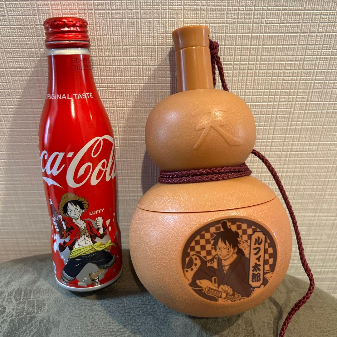 ③ワンピース　Hello, ONE PIECE コカコーラ　缶バッジ