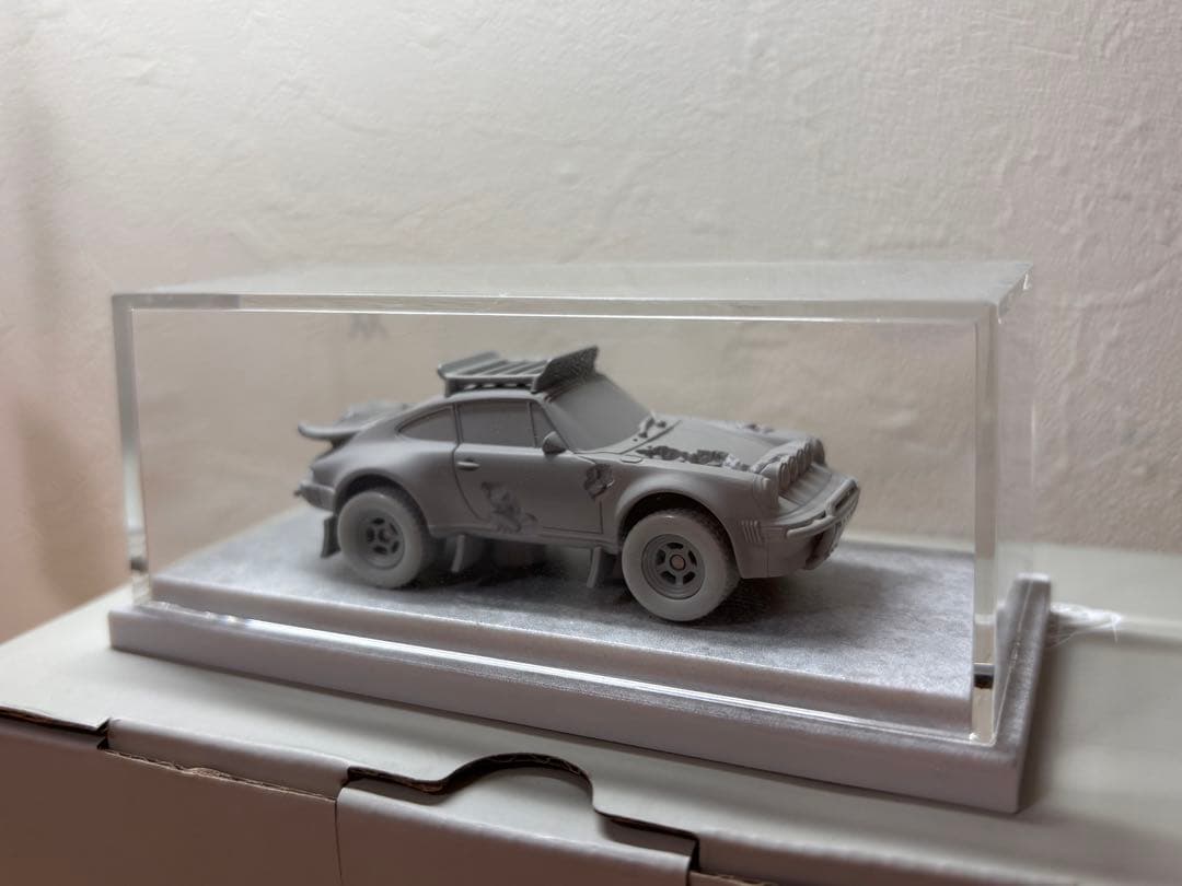 ホットウィール ポルシェ911 Daniel Arsham Lap4