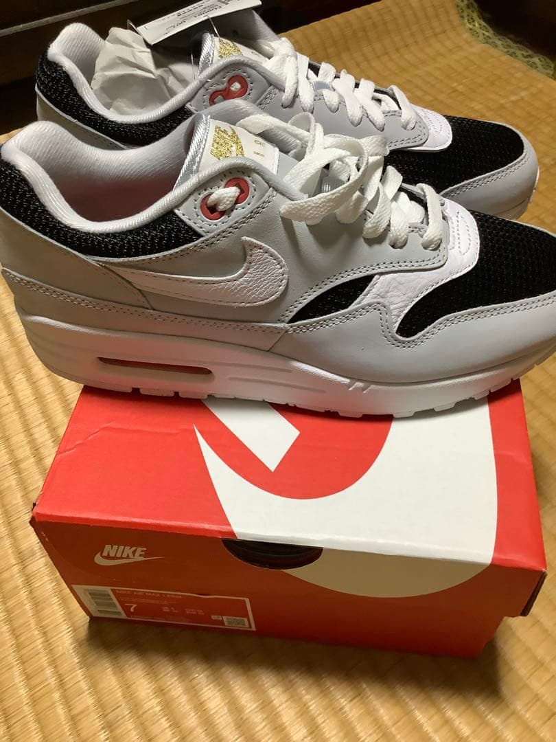 浦和レッズ×Nike Air Max 1 白/灰/黒 25cm おまけ付