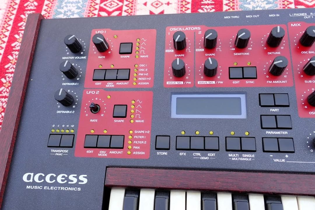 hxm250#Access Virus KB シンセサイザー 通電確認済み 現状