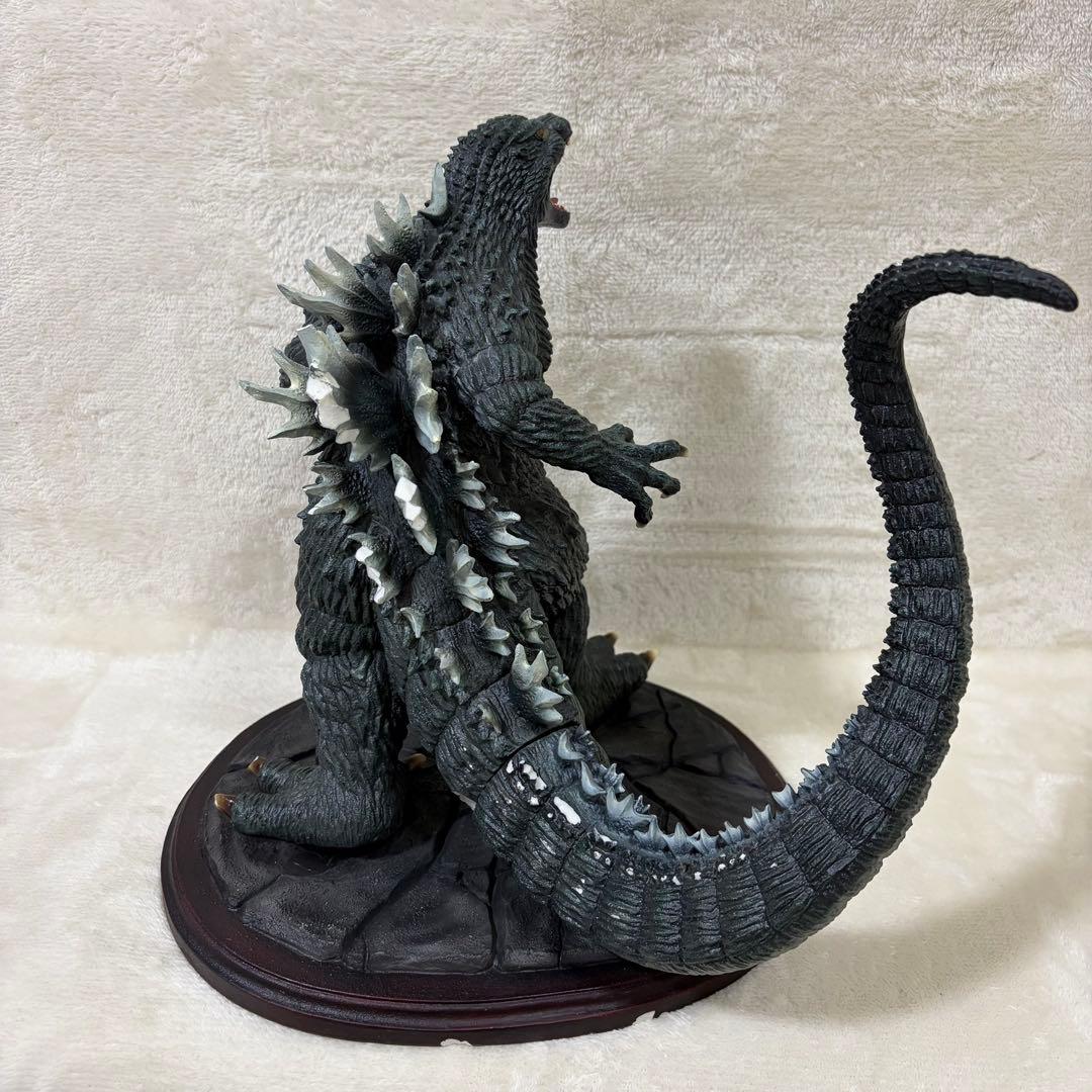 限定300体 東宝怪獣シリーズ 巨大リアルフィギュア ゴジラ 約30cm 箱付