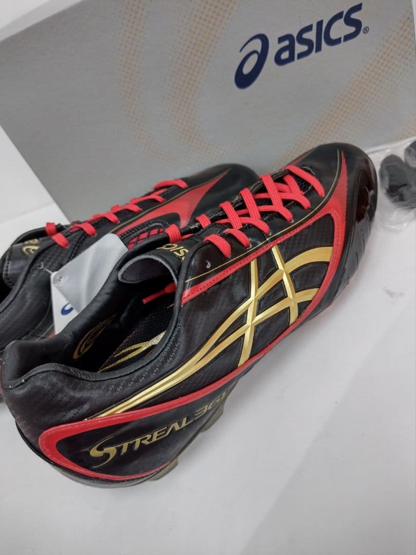 フットボールシューズ　27cm アシックス　サッカー