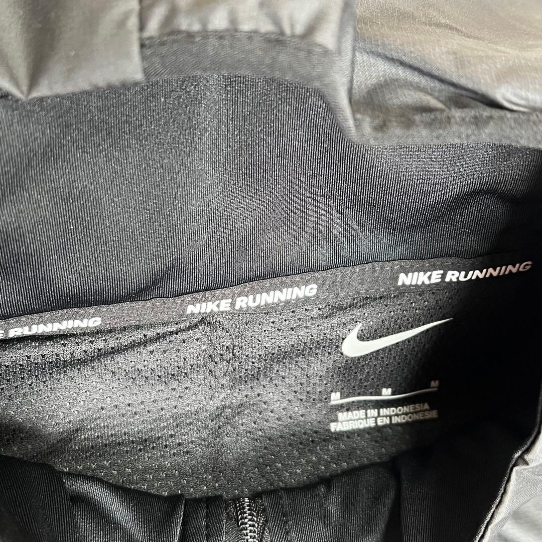 新品　Nike ランニング　ウィンドブレーカー M サイズ　ブラック