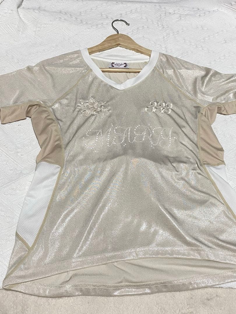 SCULPTOR 光沢VネックTシャツ ベージュ